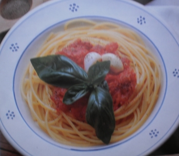 Esparguete com Molho de Tomate