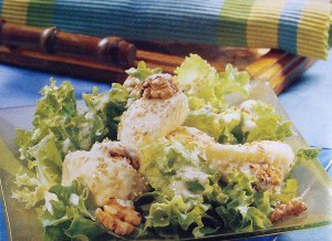 Salada com peras e nozes